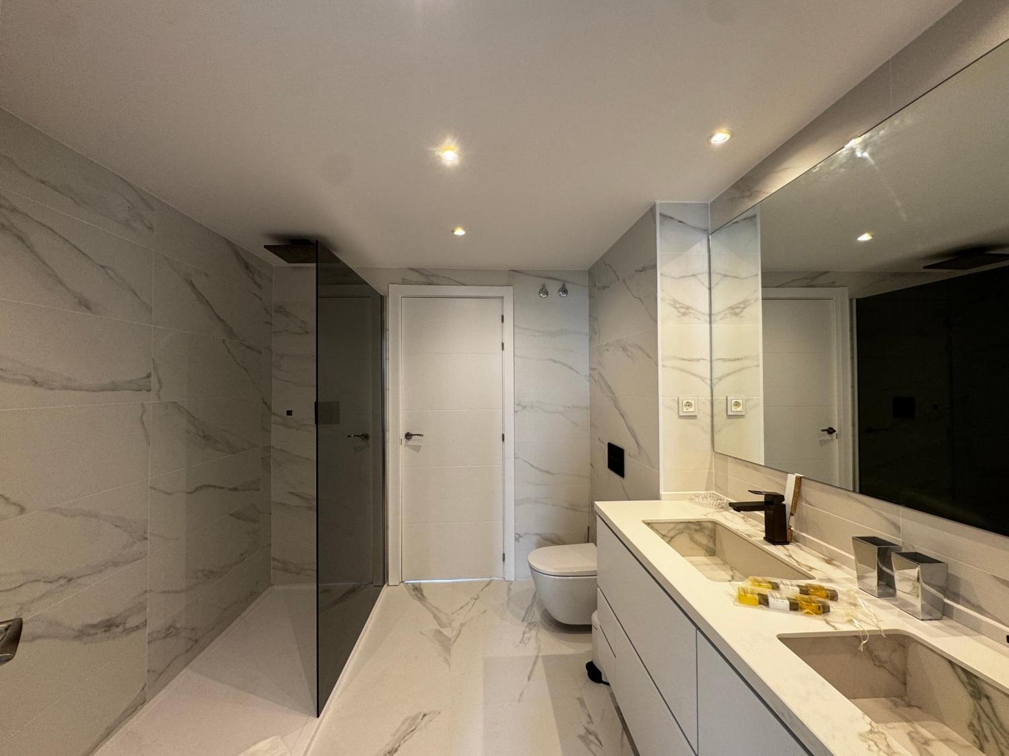 Arco Iris Puente Townhouse Within A Short Walk To Puente Luxury Complex And The Promenade - Eaw Homes *
